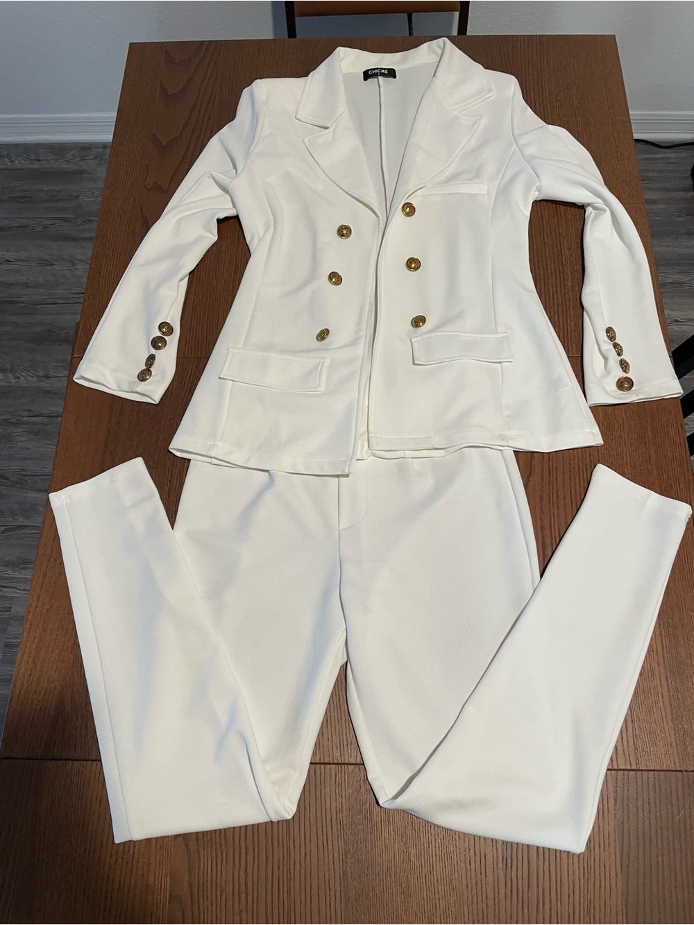 chic White Double-Breasted Blazer and Pant Suit with Gold Buttons